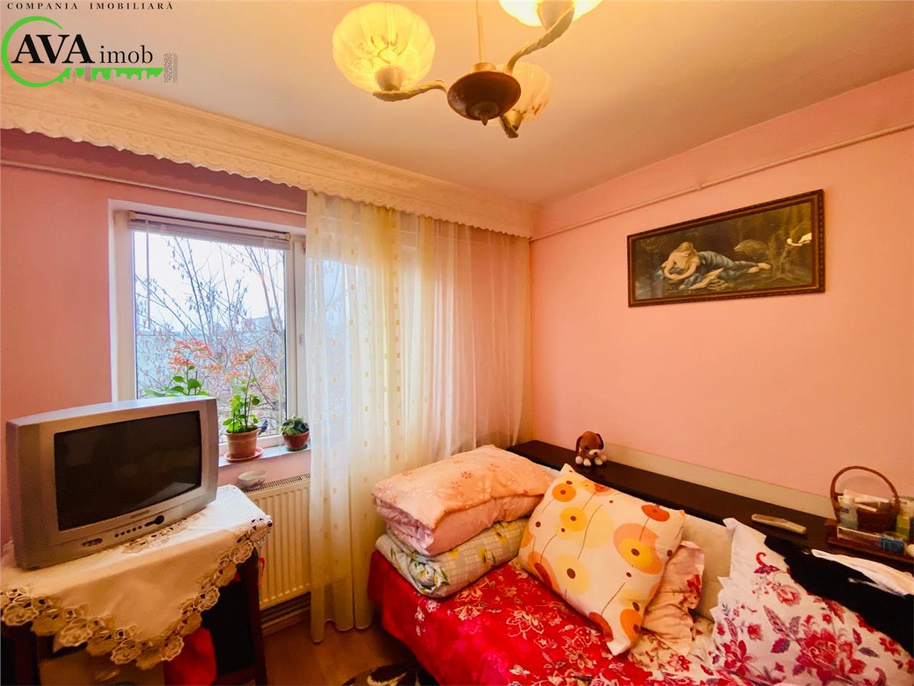 Apartament 2 camere semidecomandat zona Milcov