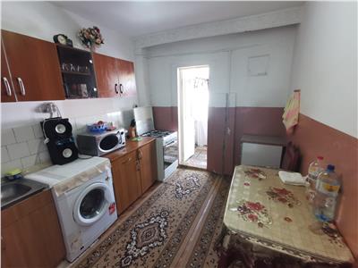 Apartament 3 camere decomandat, de renovat - Zona Milcov